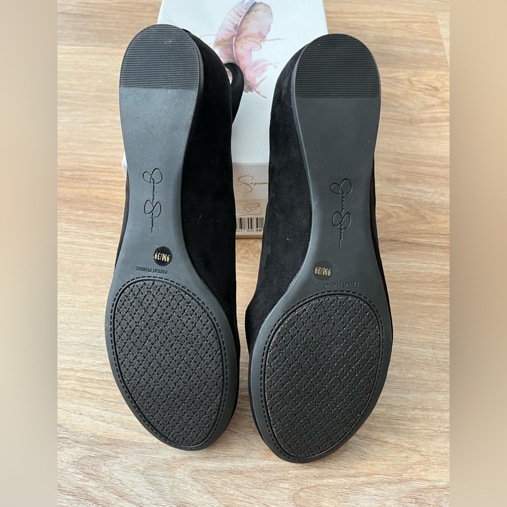Jessica Simpson Black Flats with Elastic Straps - Picture 4 of 5